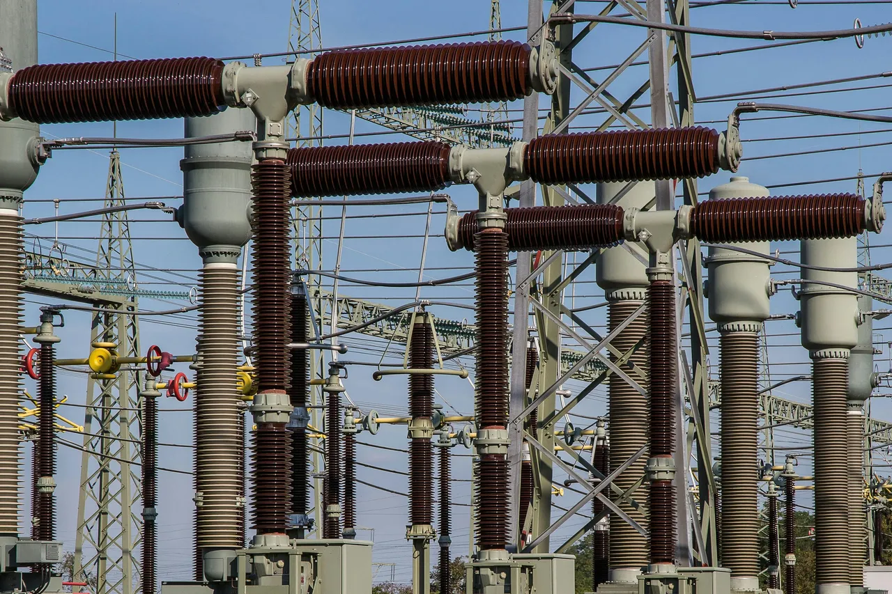 Power Play: 10 Genius Strategies to Slash Soaring Electricity Expenses!