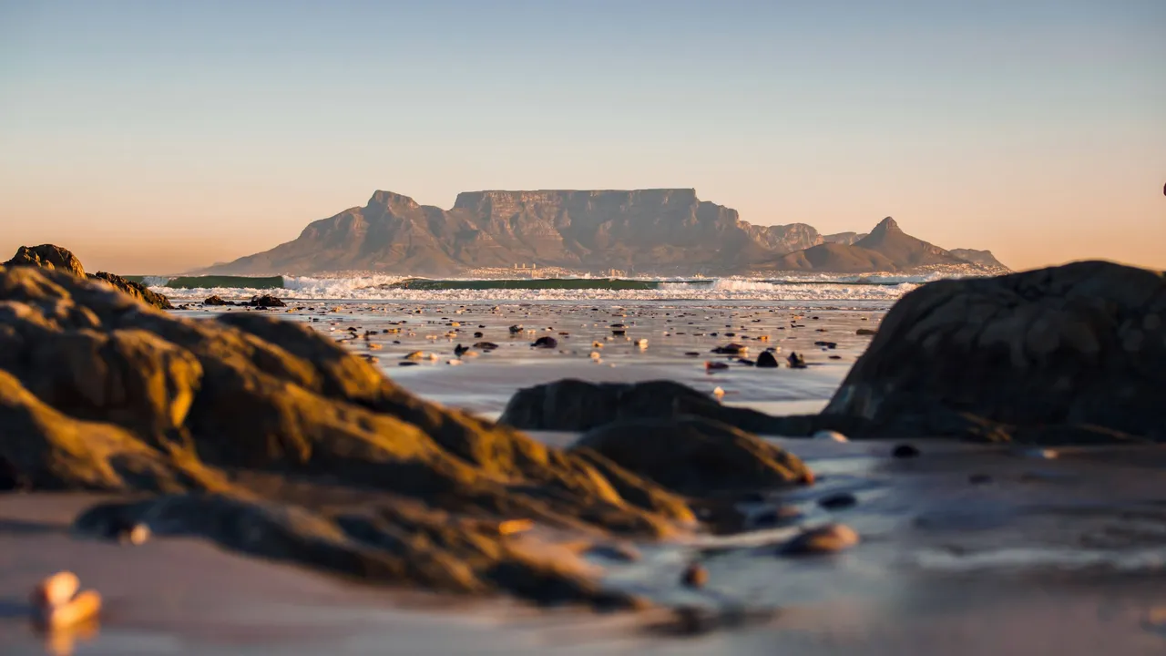 Semigration Sparks Optimism: Insights from 2024 Western Cape Property Market Report