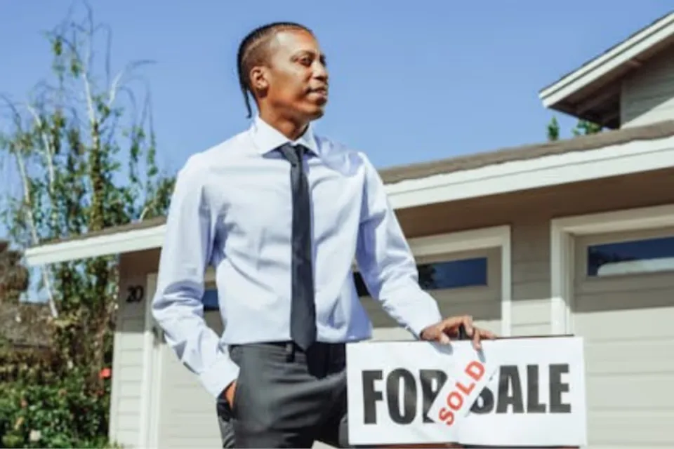 FIC crackdown hits Estate Agents as grace period ends